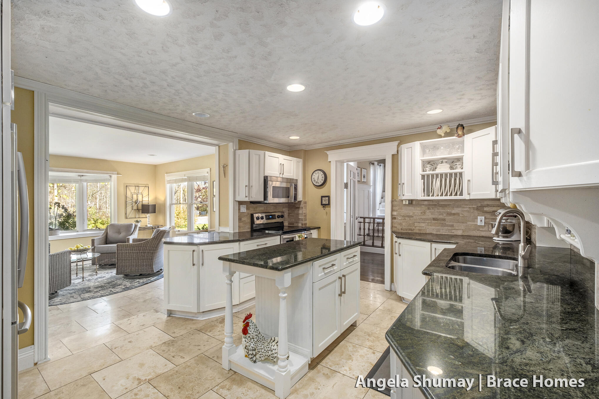 Grand Rapids, Michigan 49525, United States, 3 Bedrooms Bedrooms, ,2 BathroomsBathrooms,Residential,Pending,236744