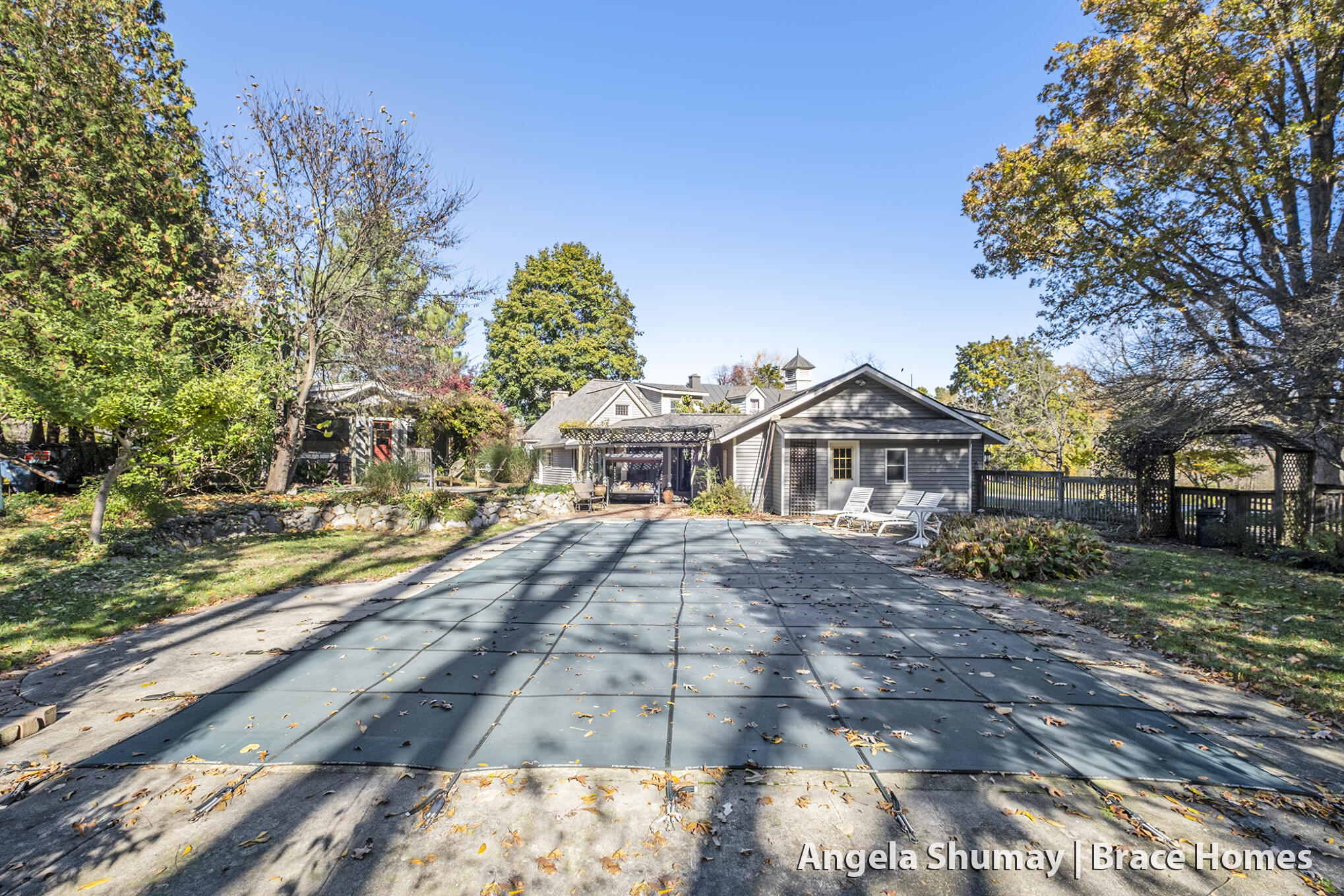 Grand Rapids, Michigan 49525, United States, 3 Bedrooms Bedrooms, ,2 BathroomsBathrooms,Residential,Pending,236744