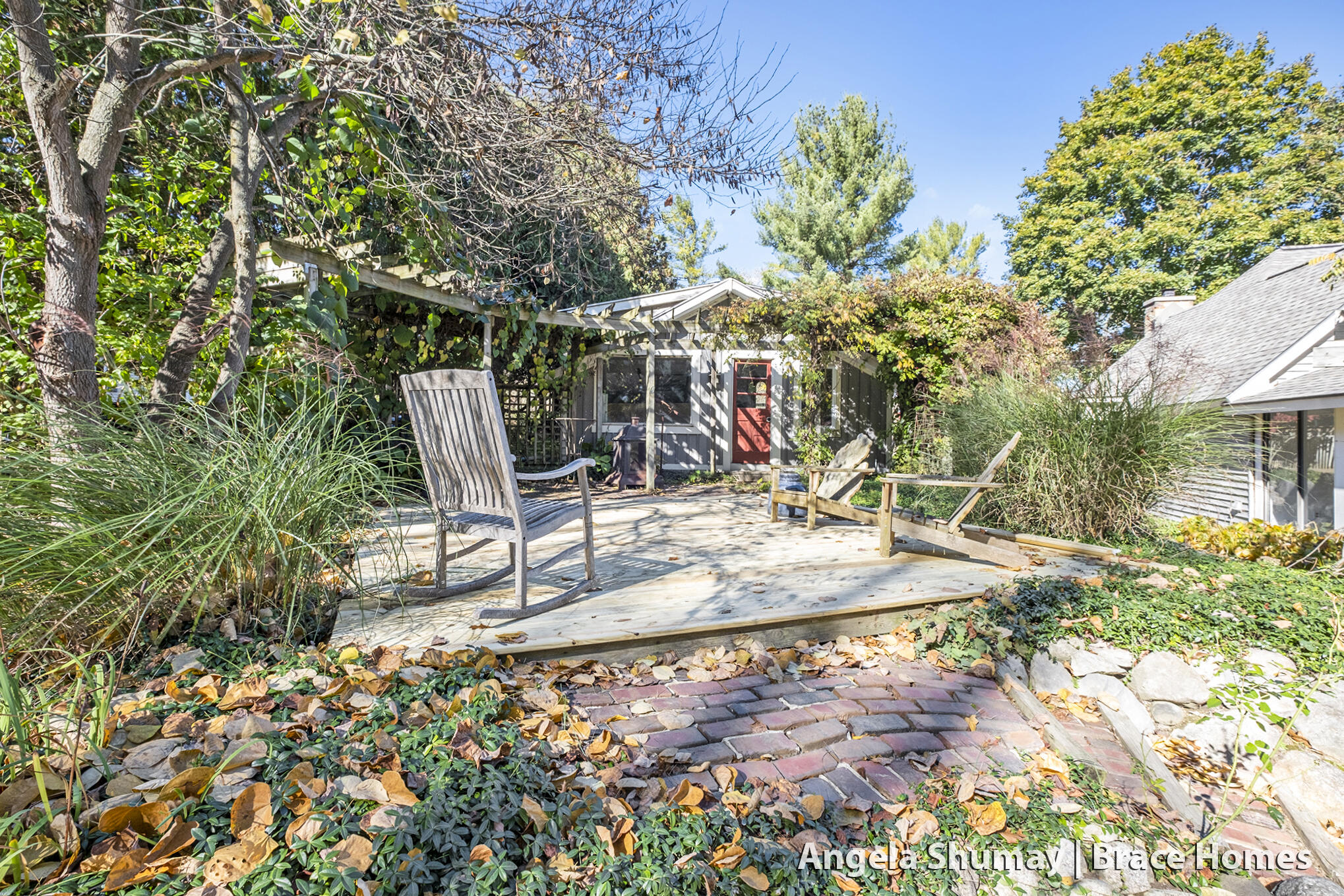 Grand Rapids, Michigan 49525, United States, 3 Bedrooms Bedrooms, ,2 BathroomsBathrooms,Residential,Pending,236744