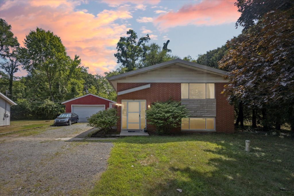 Photo of 7039 Curtis Drive, Coloma, MI 49038 (MLS # 26005576)