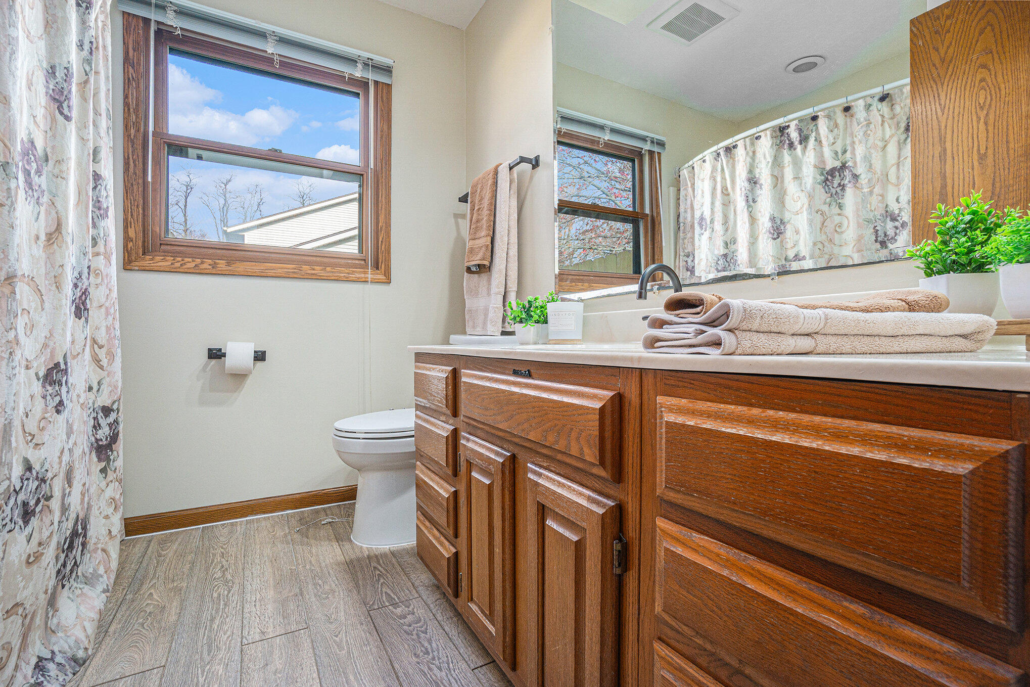 Kalamazoo, Michigan 49048, United States, 3 Bedrooms Bedrooms, ,3 BathroomsBathrooms,Residential,Pending,31694