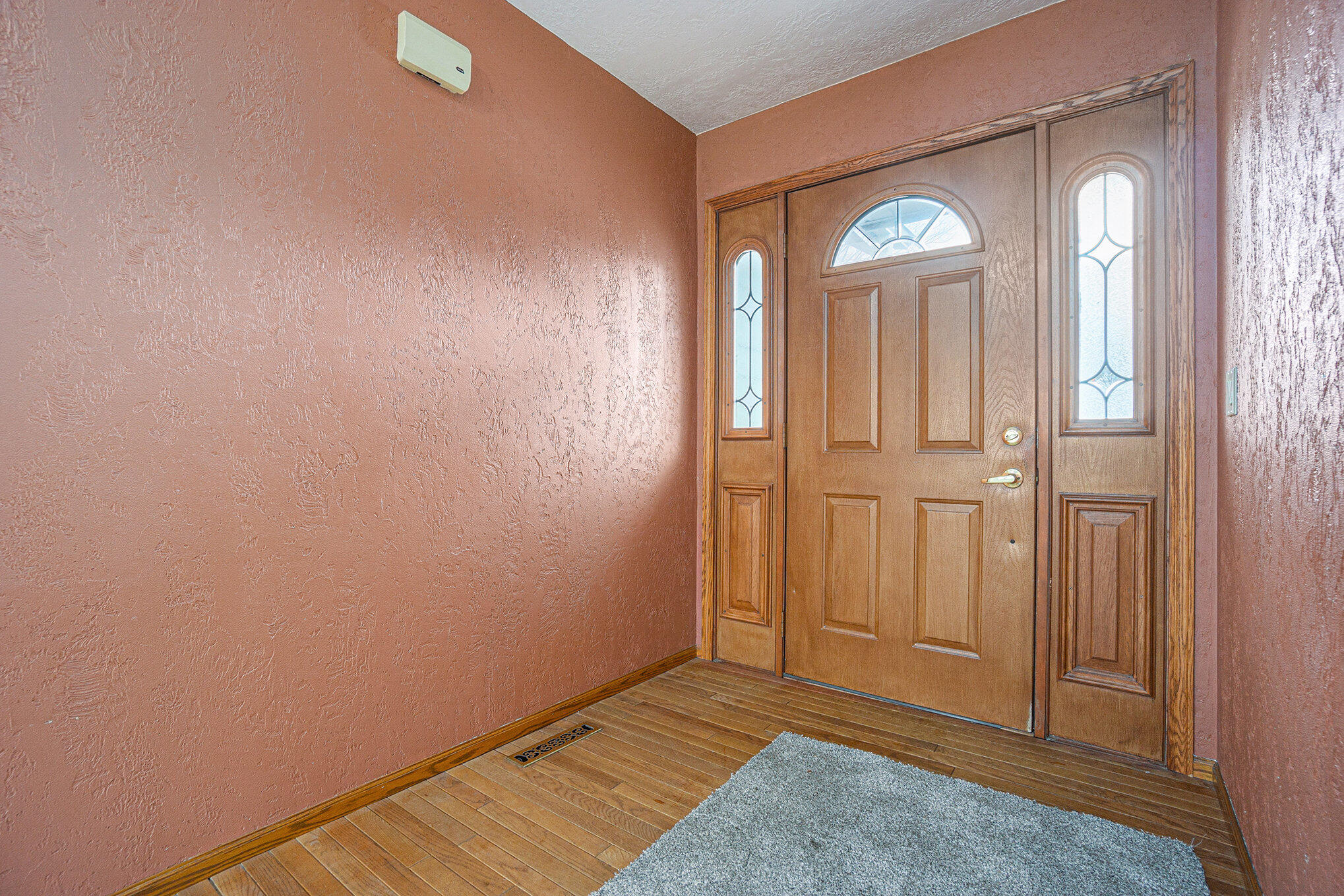 Kalamazoo, Michigan 49048, United States, 3 Bedrooms Bedrooms, ,3 BathroomsBathrooms,Residential,Pending,31694