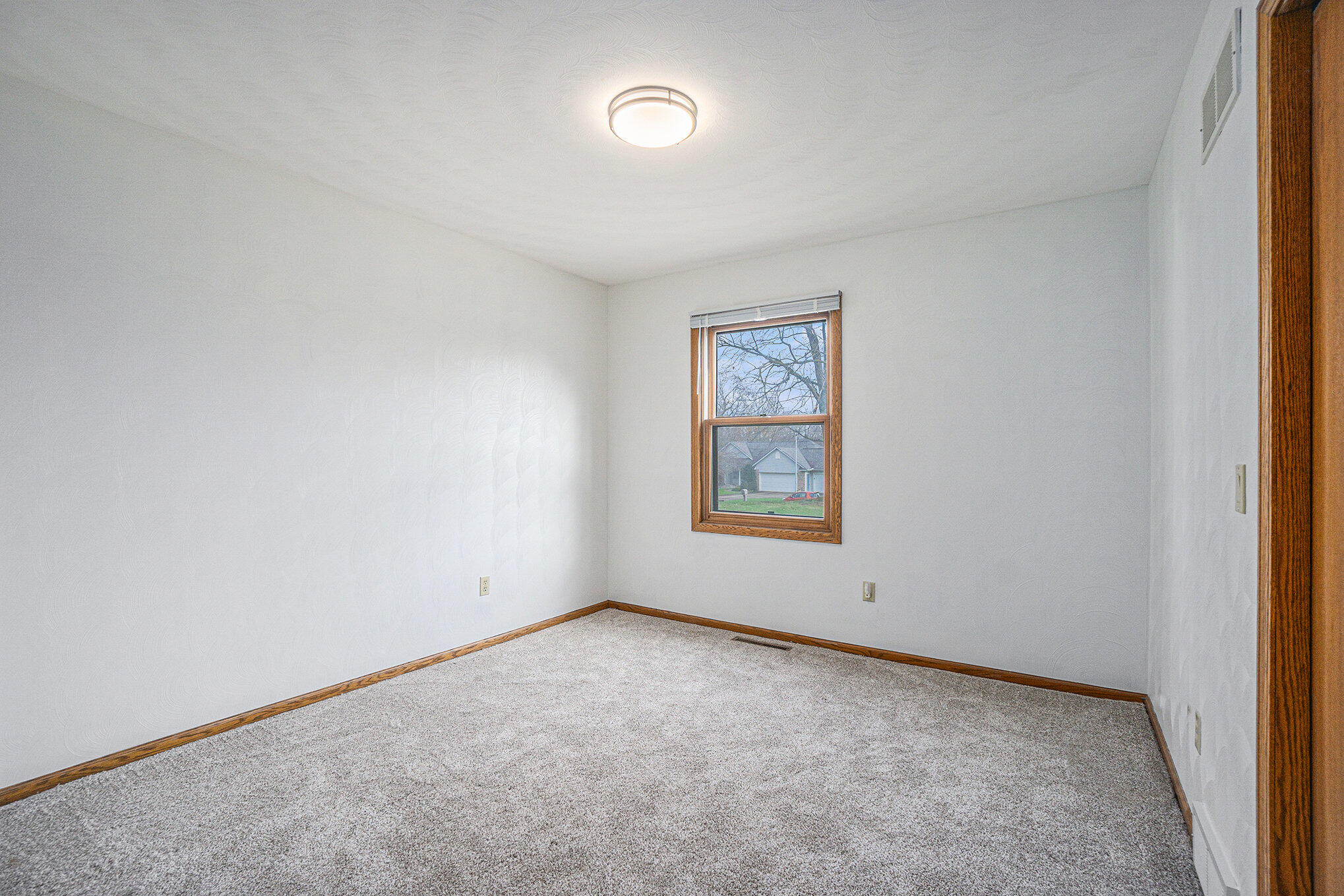 Kalamazoo, Michigan 49048, United States, 3 Bedrooms Bedrooms, ,3 BathroomsBathrooms,Residential,Pending,31694