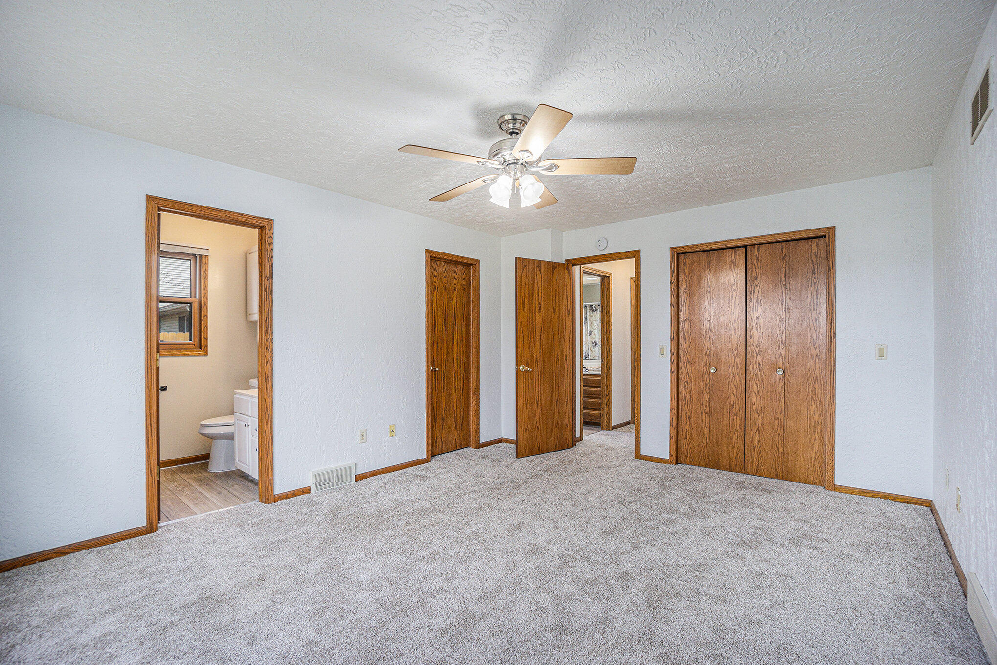 Kalamazoo, Michigan 49048, United States, 3 Bedrooms Bedrooms, ,3 BathroomsBathrooms,Residential,Pending,31694