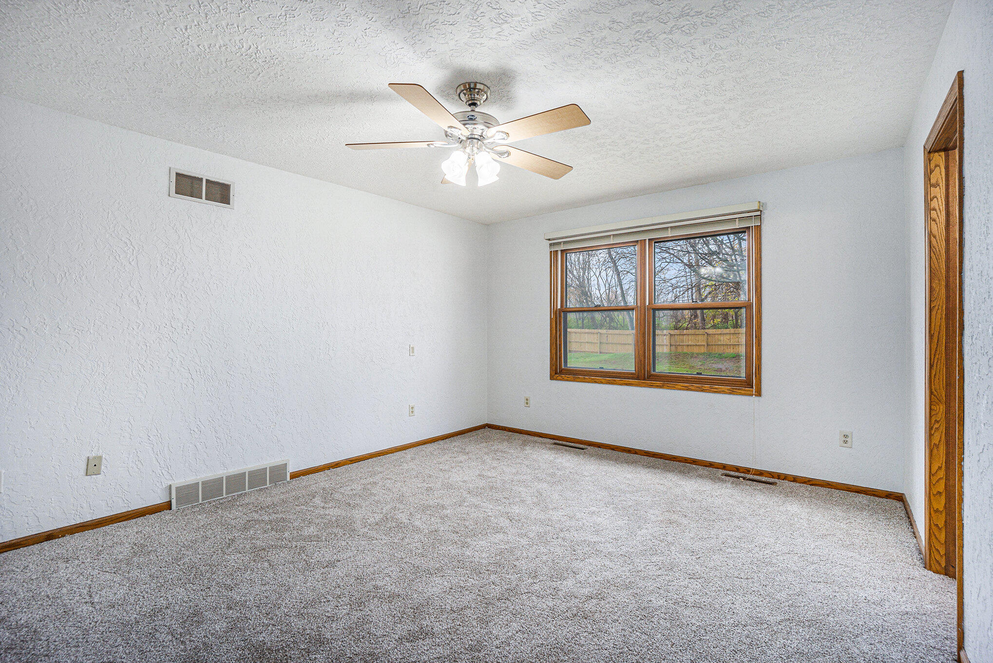 Kalamazoo, Michigan 49048, United States, 3 Bedrooms Bedrooms, ,3 BathroomsBathrooms,Residential,Pending,31694