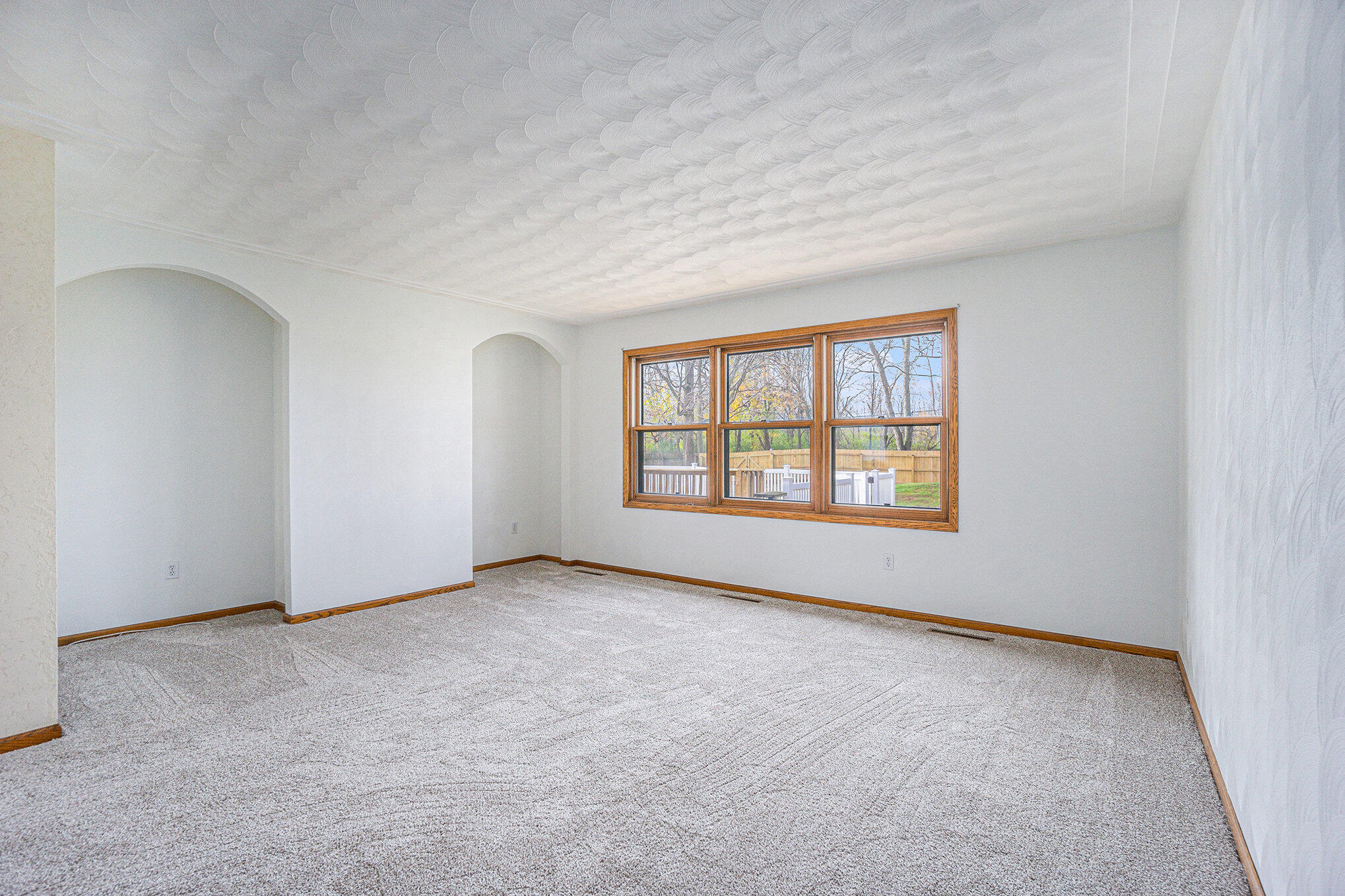 Kalamazoo, Michigan 49048, United States, 3 Bedrooms Bedrooms, ,3 BathroomsBathrooms,Residential,Pending,31694