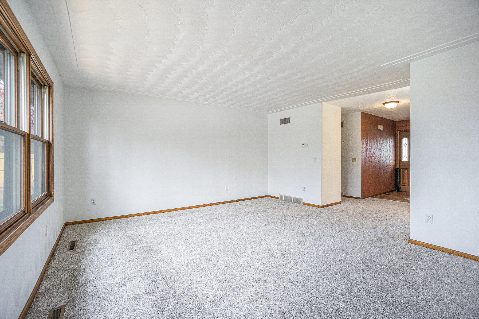 Kalamazoo, Michigan 49048, United States, 3 Bedrooms Bedrooms, ,3 BathroomsBathrooms,Residential,Pending,31694