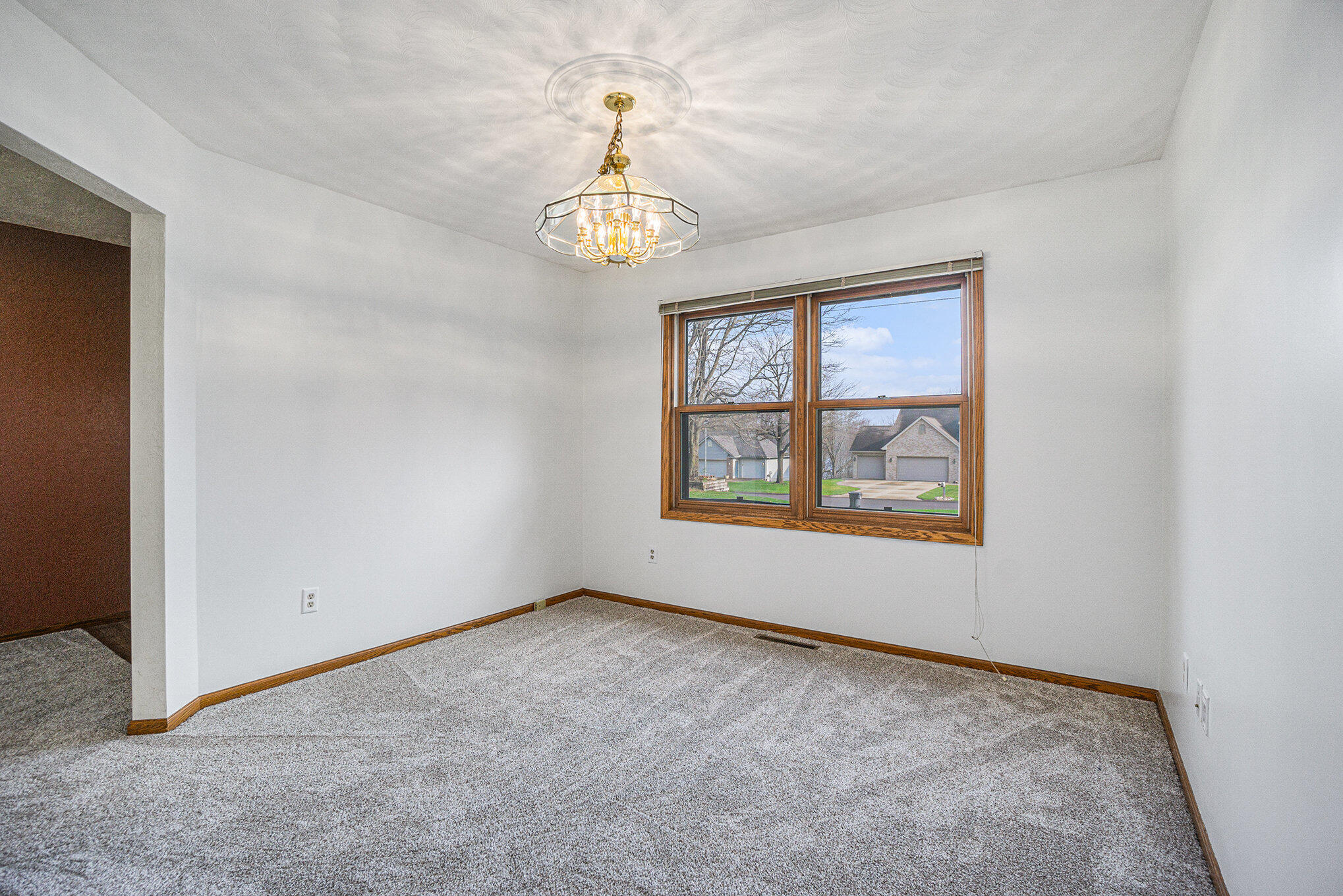 Kalamazoo, Michigan 49048, United States, 3 Bedrooms Bedrooms, ,3 BathroomsBathrooms,Residential,Pending,31694