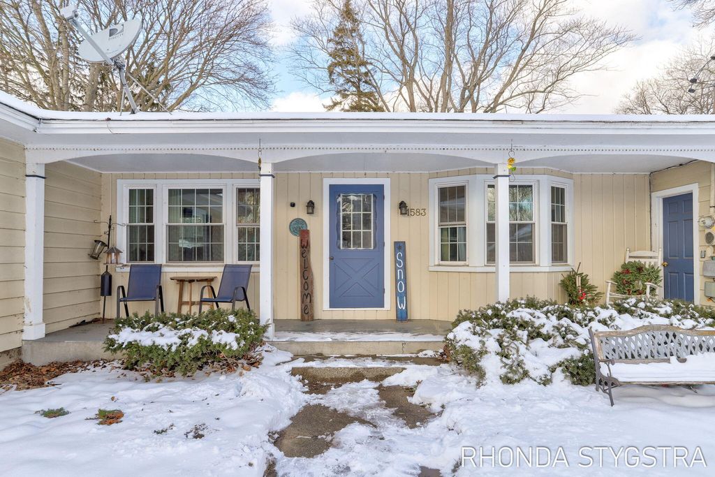 Photo of 1583 Jerome Street, Holland, MI 49423 (MLS # 26000437)