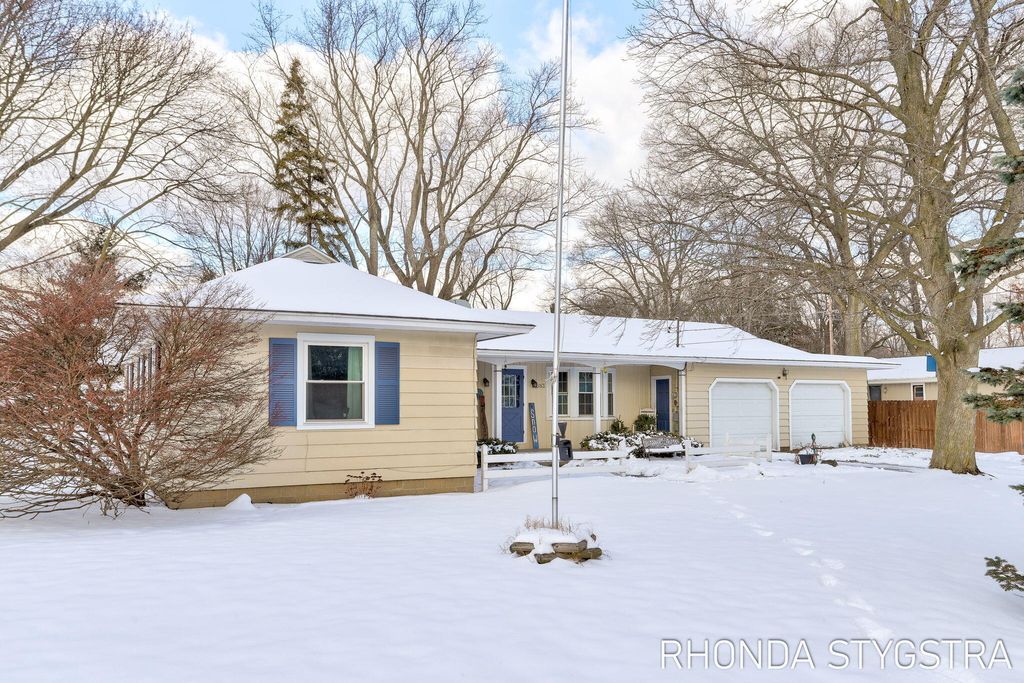 Photo of 1583 Jerome Street, Holland, MI 49423 (MLS # 26000437)