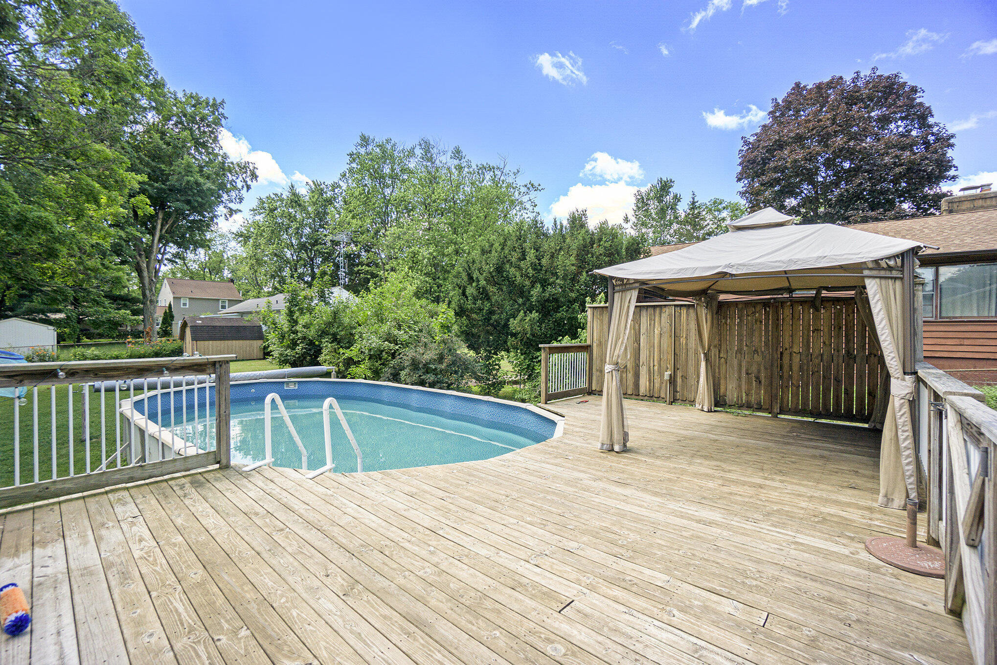 Kalamazoo, Michigan 49006, United States, 3 Bedrooms Bedrooms, ,2 BathroomsBathrooms,Residential,Active,164245