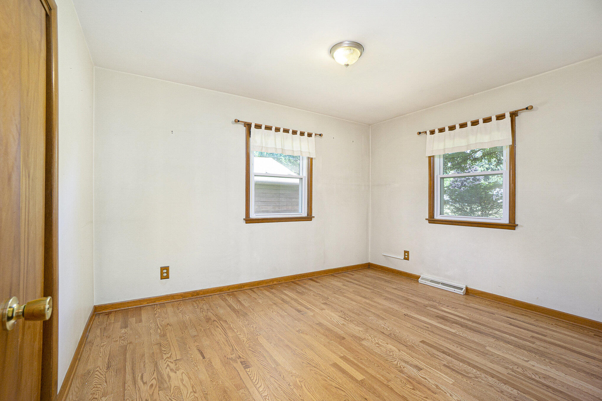 Kalamazoo, Michigan 49006, United States, 3 Bedrooms Bedrooms, ,2 BathroomsBathrooms,Residential,Active,164245