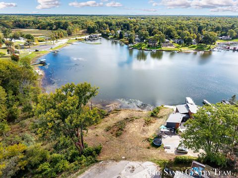 Photo of 148 Lake Street, Fruitport, MI 49415 (MLS # 25052385)