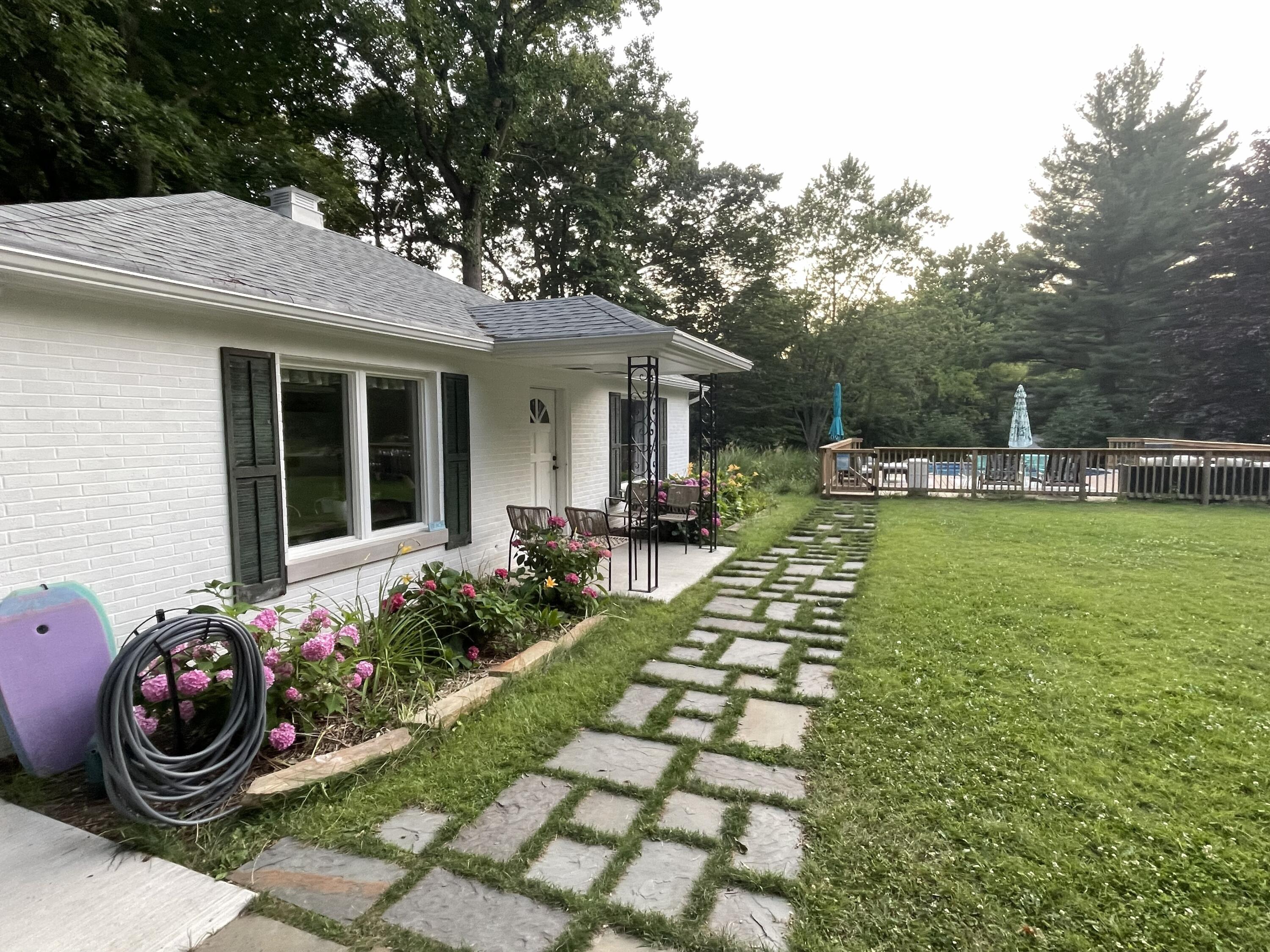 2982 W Bundy Road