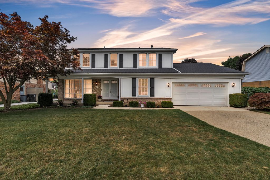 Photo of 33474 Vargo Dr, Livonia, MI 48152 (MLS # 25058678)