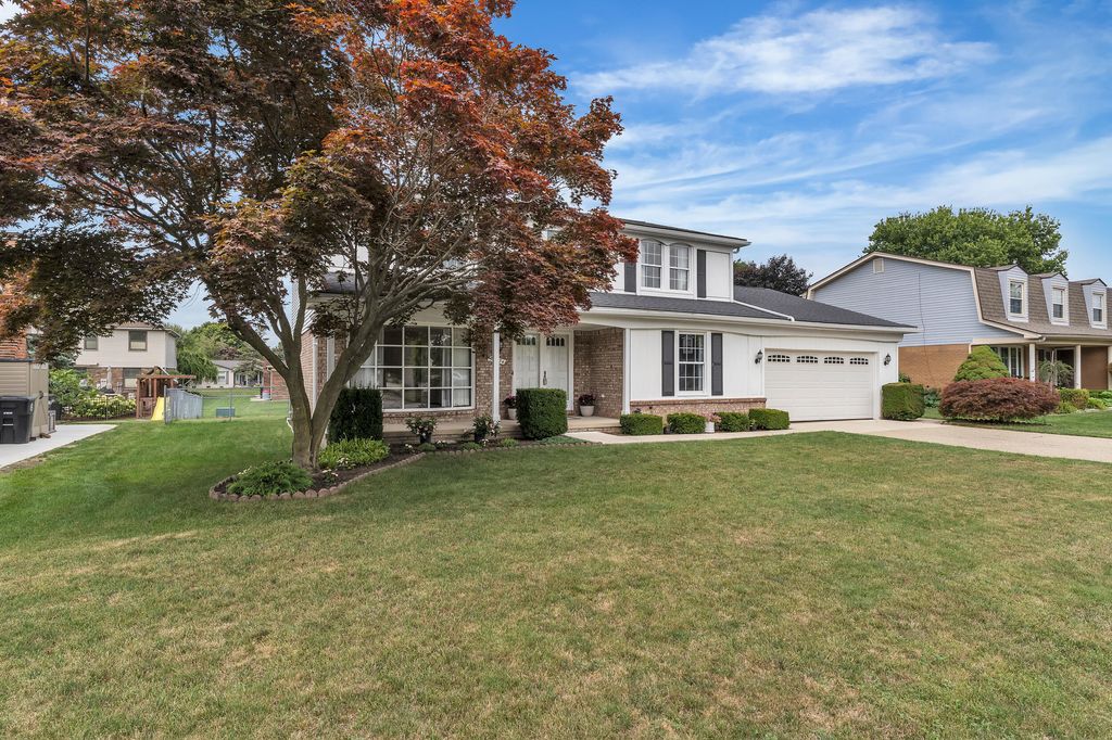 Photo of 33474 Vargo Dr, Livonia, MI 48152 (MLS # 25058678)