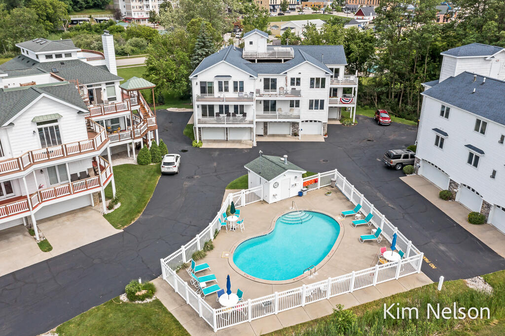 View Montague, MI 49437 condo