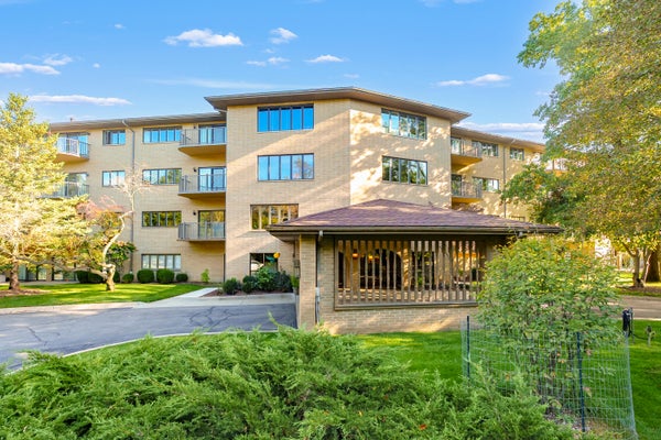 4040 GREENLEAF CIR, KALAMAZOO, MI 49008 - Image bb7a2b10a99252f56ca3dc3fa2e4b686/1444339543
