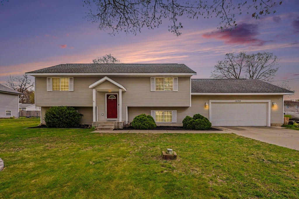 Photo of 1270 Holiday Street, Muskegon, MI 49442 (MLS # 26021640)
