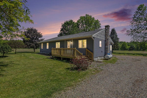 22111 DUTCH SETTLEMENT ST, CASSOPOLIS, MI 49031 - Image bc1d3f435e02214bc24d7a7843c7ea04/157044977