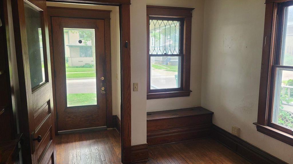 Photo of 517 Oak Street, Kalamazoo, MI 49007 (MLS # 25051388)