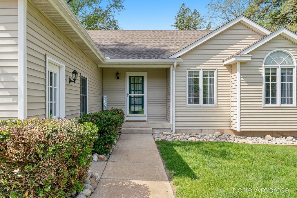 Photo of 1683 Pinehill Drive, Hastings, MI 49058 (MLS # 26027974)