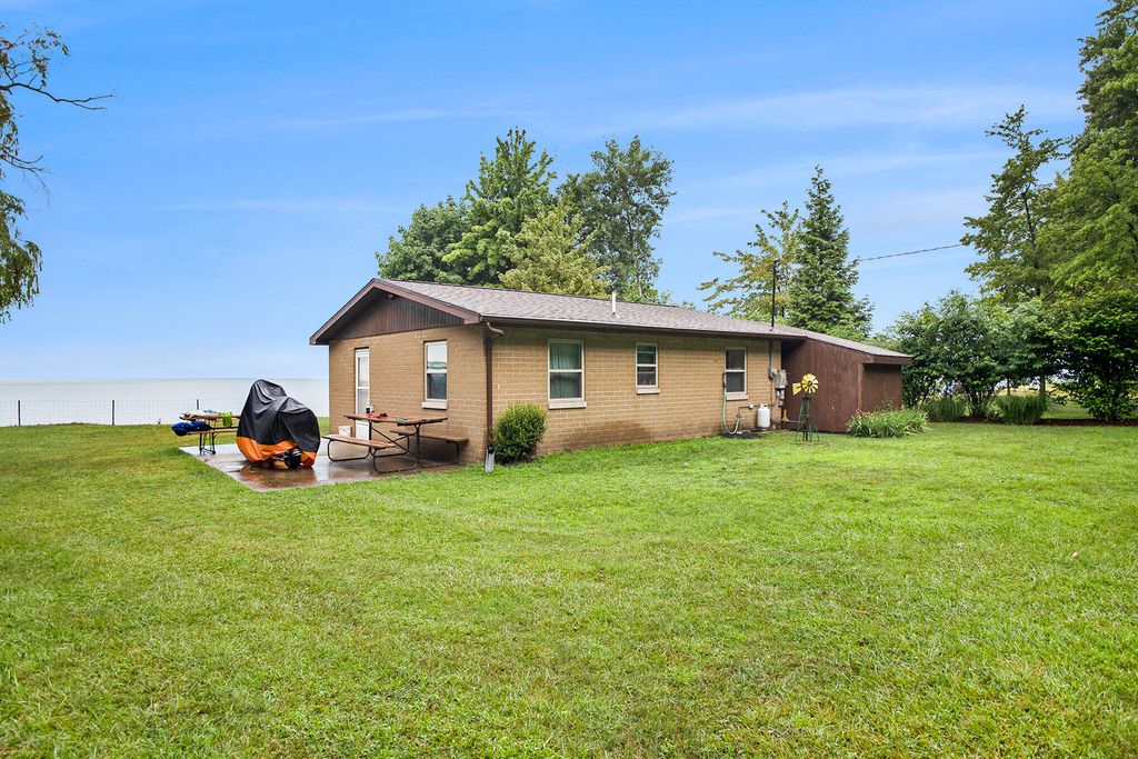 Photo of 1466 Lake Shore Drive, Fennville, MI 49408 (MLS # 26005582)