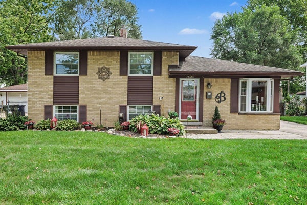 43666 DEBORAH DR, STERLING HEIGHTS, MI 48313 - Image bd380ee69cfcde7287edcc93f2a07f0d/2940824146
