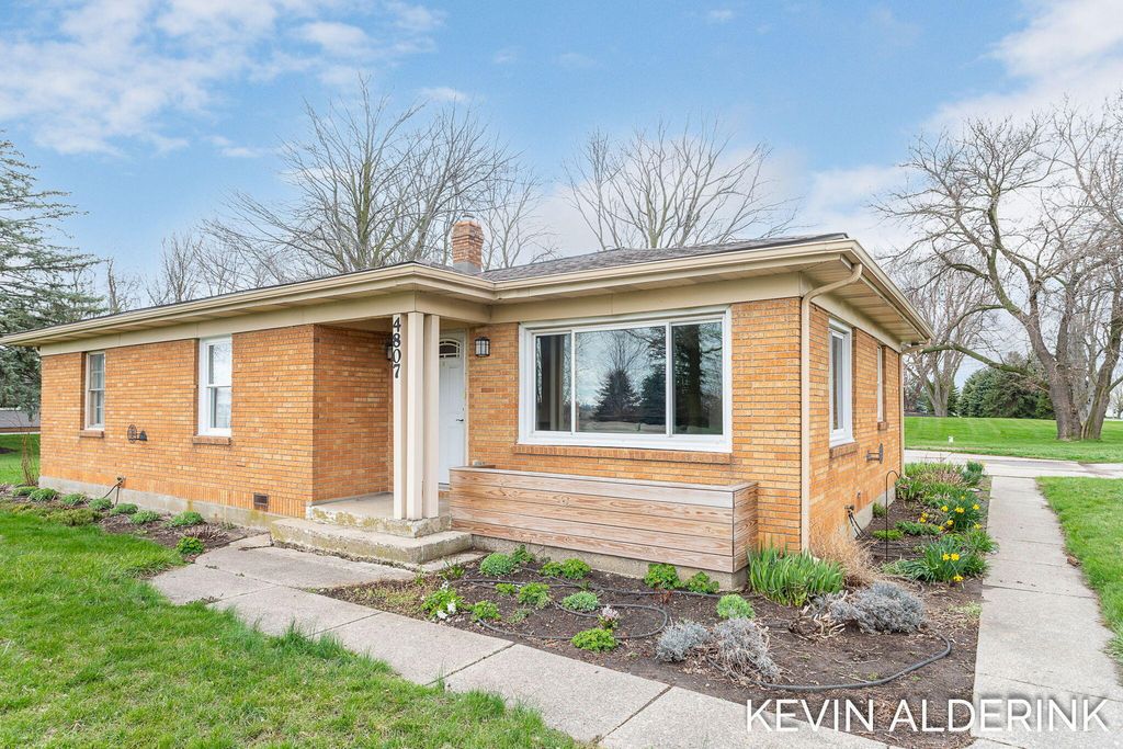 Photo of 4807 142nd Avenue, Holland, MI 49423 (MLS # 26015116)