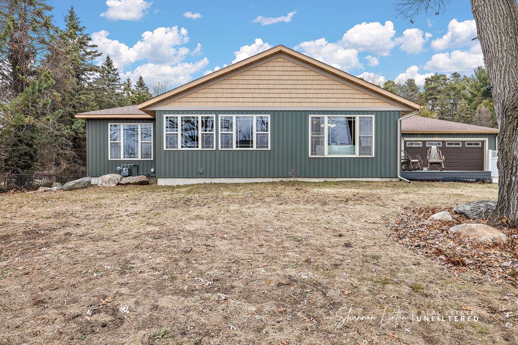 Photo of 15777 Rannes Street, Spring Lake, MI 49456 (MLS # 26008158)