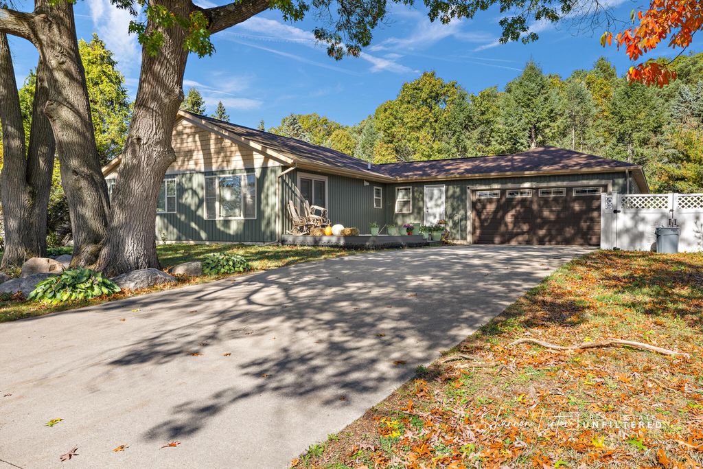 Photo of 15777 Rannes Street, Spring Lake, MI 49456 (MLS # 26008158)