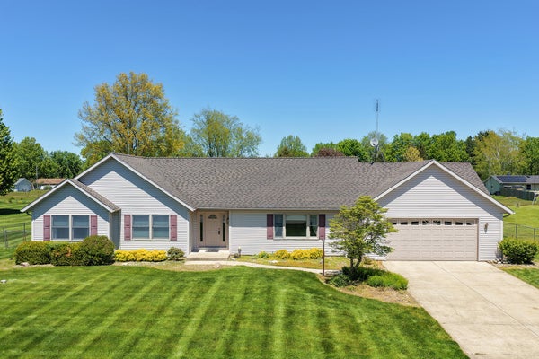 29376 SADDLEBRED LN, DOWAGIAC, MI 49047 - Image bdba71342cb1f540fba42ac464c19e9d/3701706617