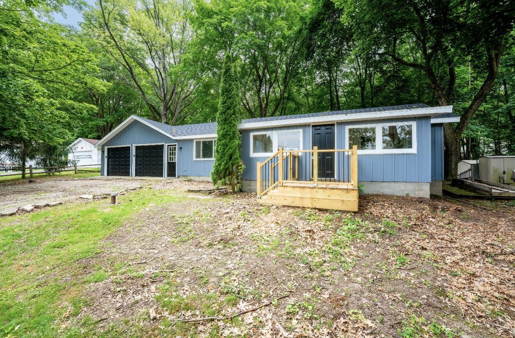 Photo of 8324 Je Ne Be Drive NE, Rockford, MI 49341 (MLS # 26009431)