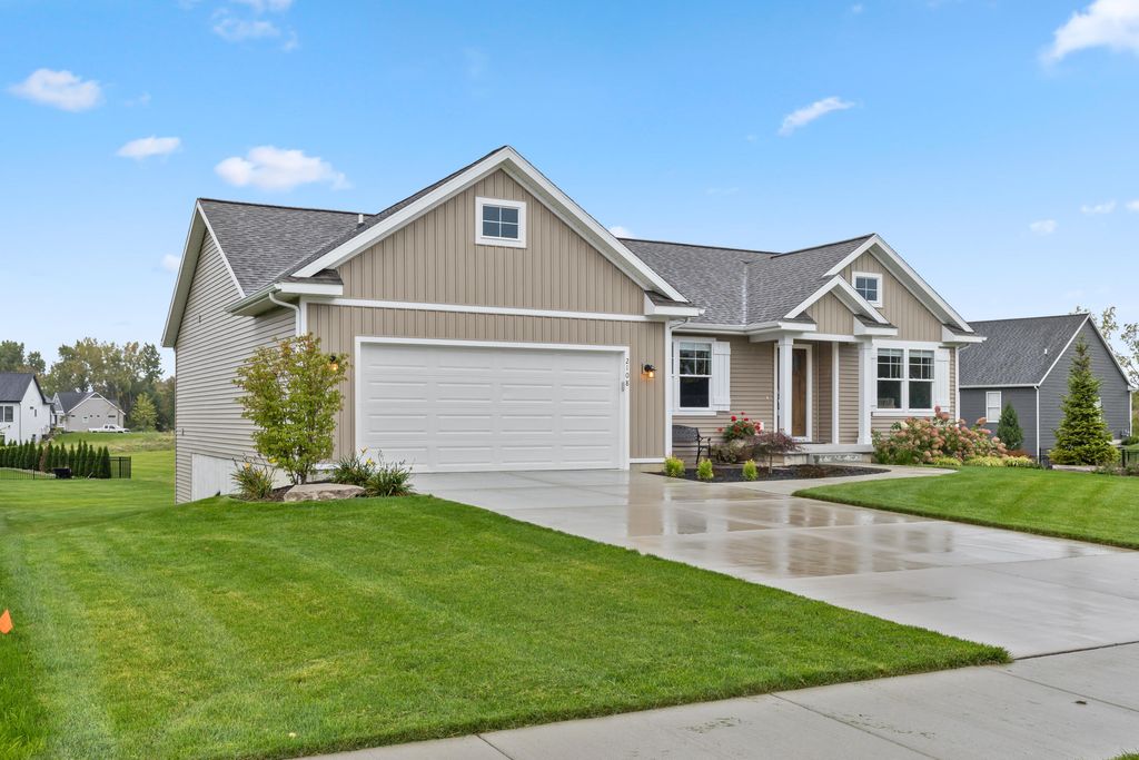 Photo of 2108 East View Drive, Jenison, MI 49428 (MLS # 23138072)