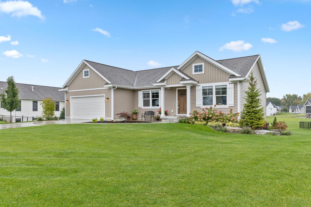 Photo of 2108 East View Drive, Jenison, MI 49428 (MLS # 23138072)