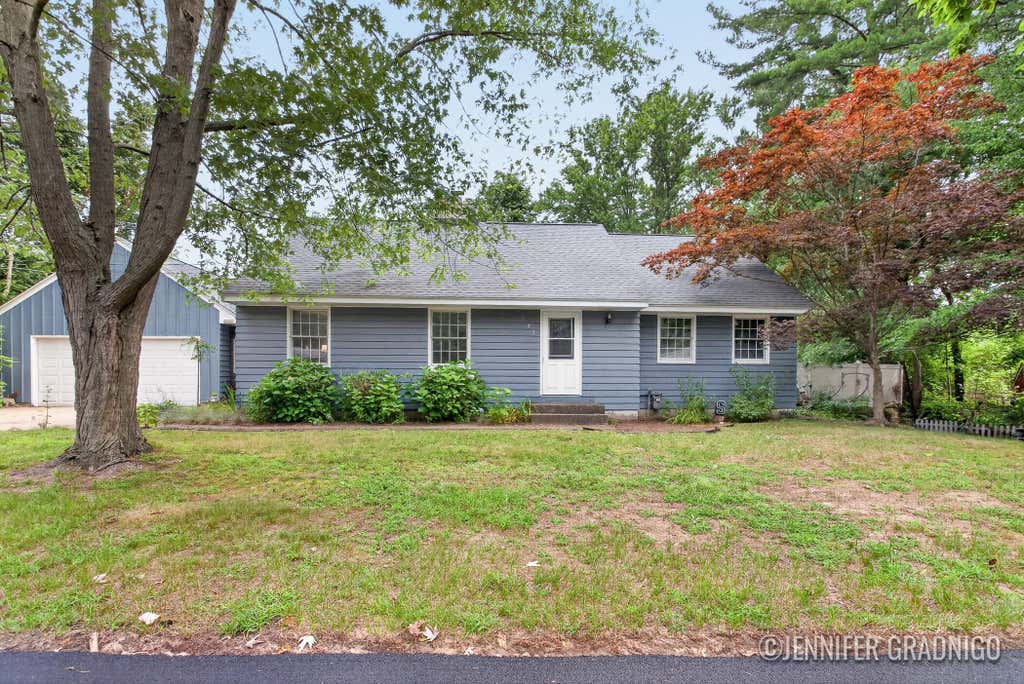 Photo of 943 Grandridge Court, Holland, MI 49423 (MLS # 26042714)