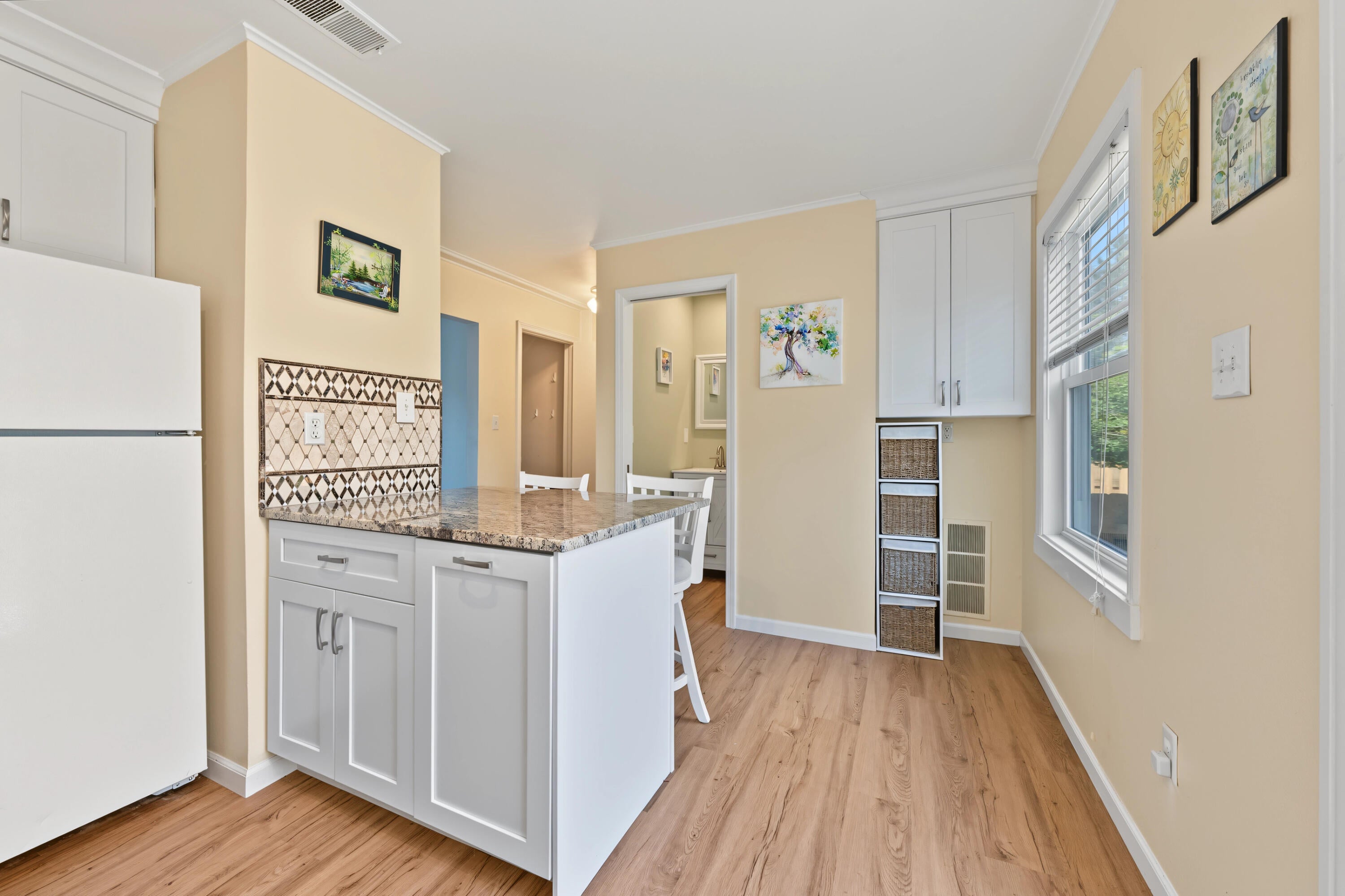 905 Medford Court