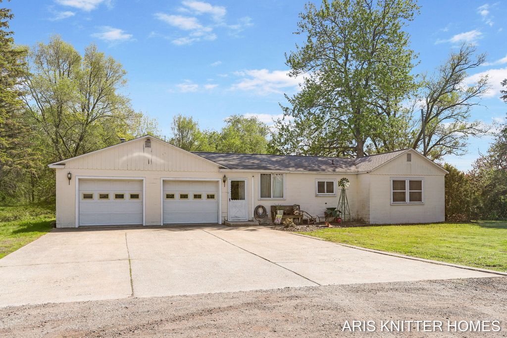 Photo of 2756 Beeline Road, Holland, MI 49424 (MLS # 26020881)