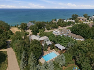 51108 Lake Park Drive New Buffalo MI 49117