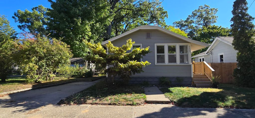Photo of 2260 Estes Street, Muskegon, MI 49441 (MLS # 25052718)