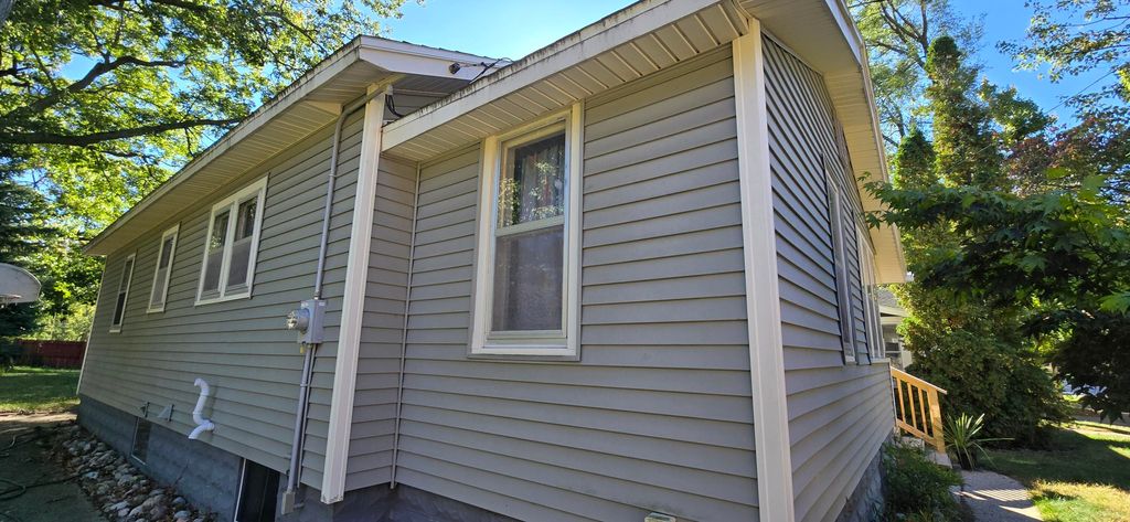 Photo of 2260 Estes Street, Muskegon, MI 49441 (MLS # 25052718)