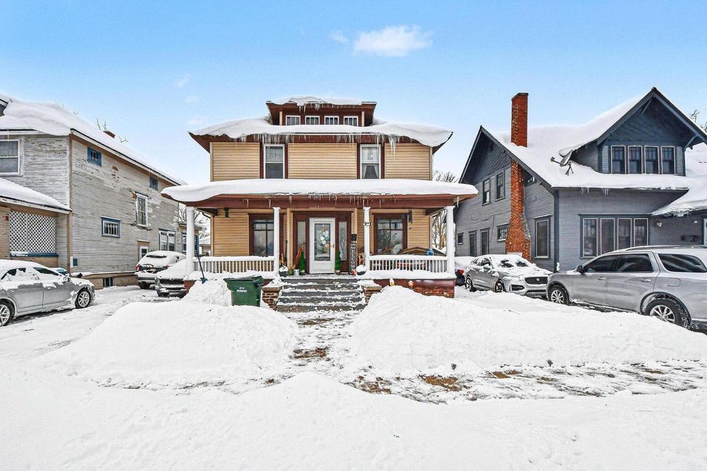 Photo of 1311 Jefferson Street, Muskegon, MI 49441 (MLS # 26003213)