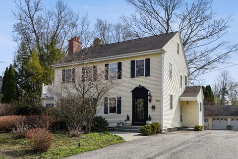 701 S Elm Street, Three Oaks, MI 49128 - MLS#: 25017365