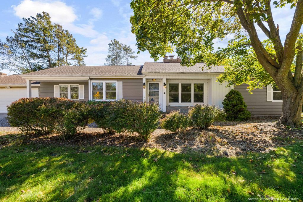 Photo of 244 Grand Avenue, Grand Haven, MI 49417 (MLS # 25052793)