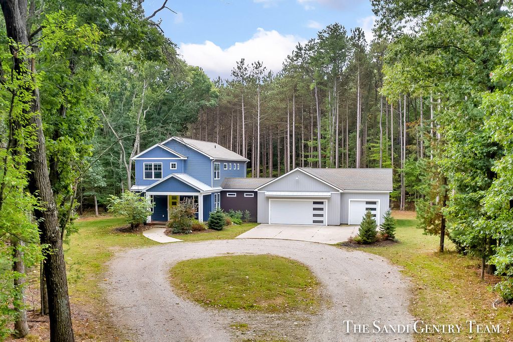 Photo of 14700 Mercury Drive, Grand Haven, MI 49417 (MLS # 24052498)