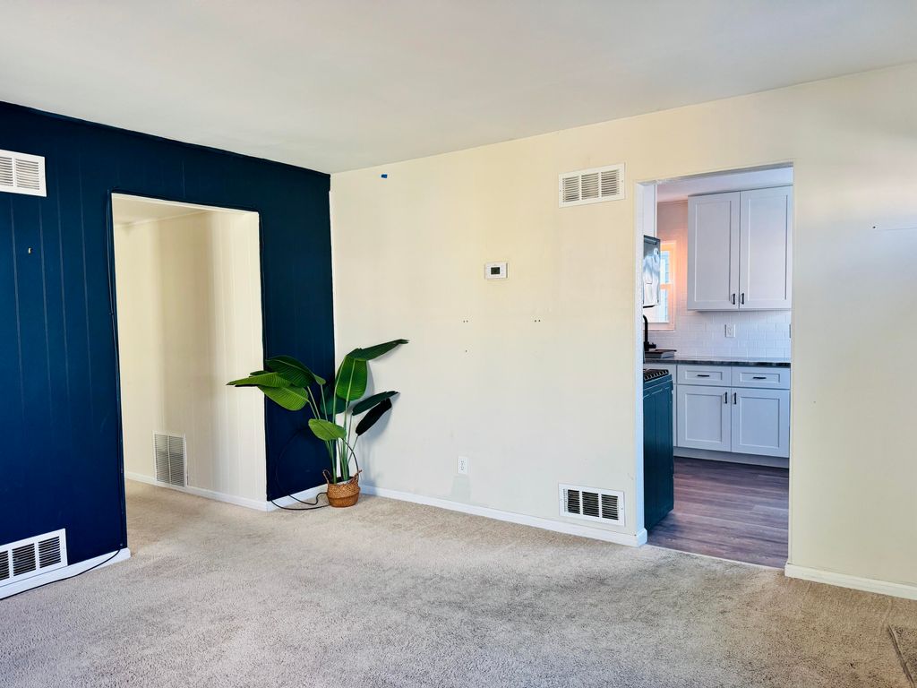 Photo of 119 W Mapledale Avenue, Hazel Park, MI 48030 (MLS # 26005657)