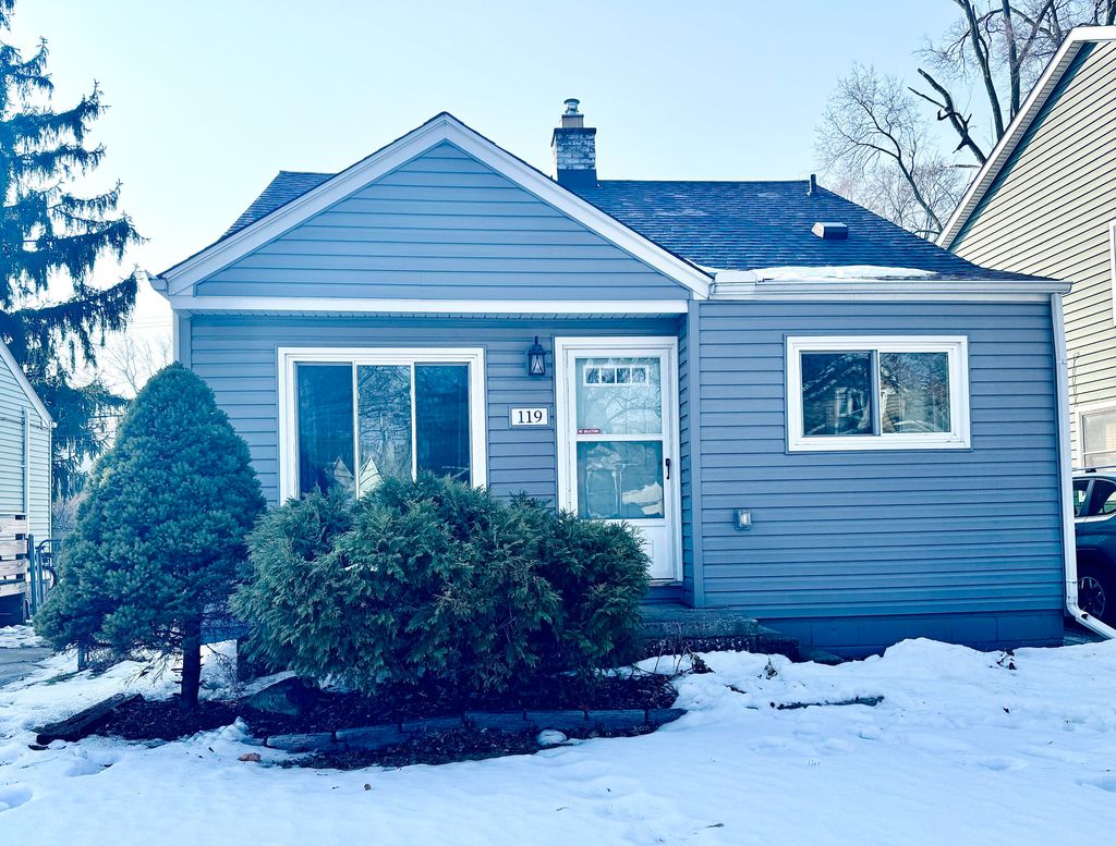 Photo of 119 W Mapledale Avenue, Hazel Park, MI 48030 (MLS # 26005657)