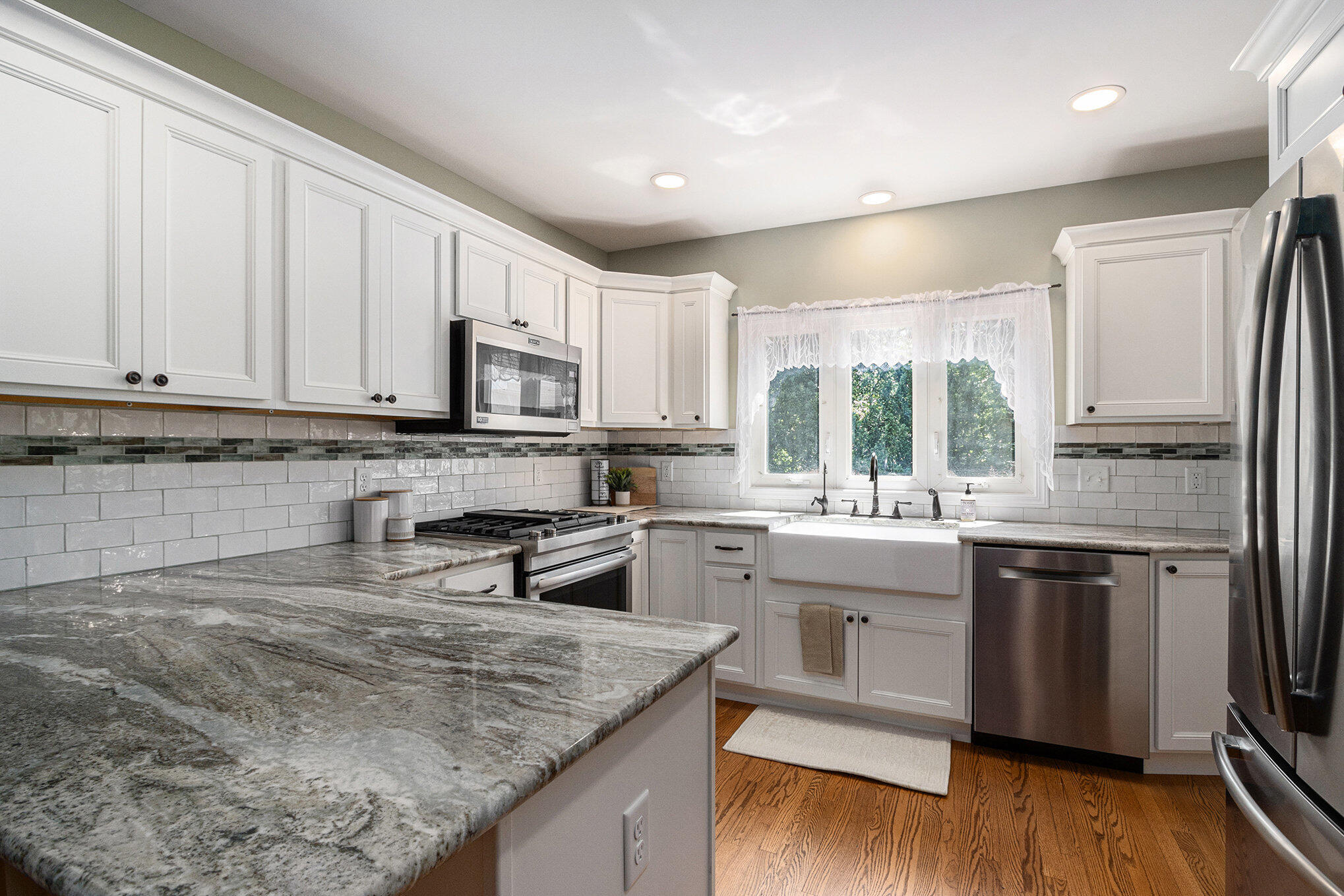 Kalamazoo, Michigan 49006, United States, 4 Bedrooms Bedrooms, ,2 BathroomsBathrooms,Residential,Pending,194764