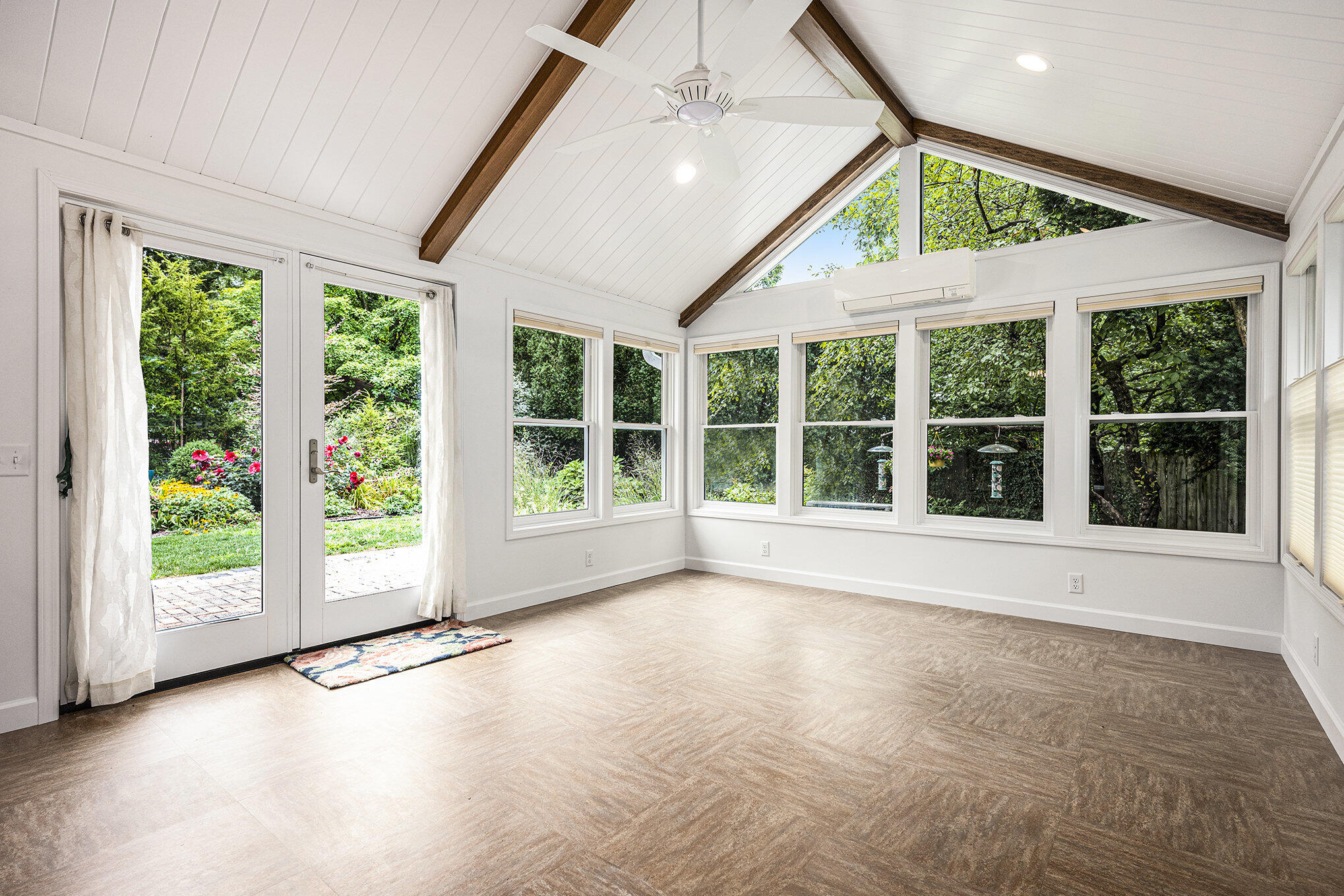 Kalamazoo, Michigan 49006, United States, 4 Bedrooms Bedrooms, ,2 BathroomsBathrooms,Residential,Pending,194764