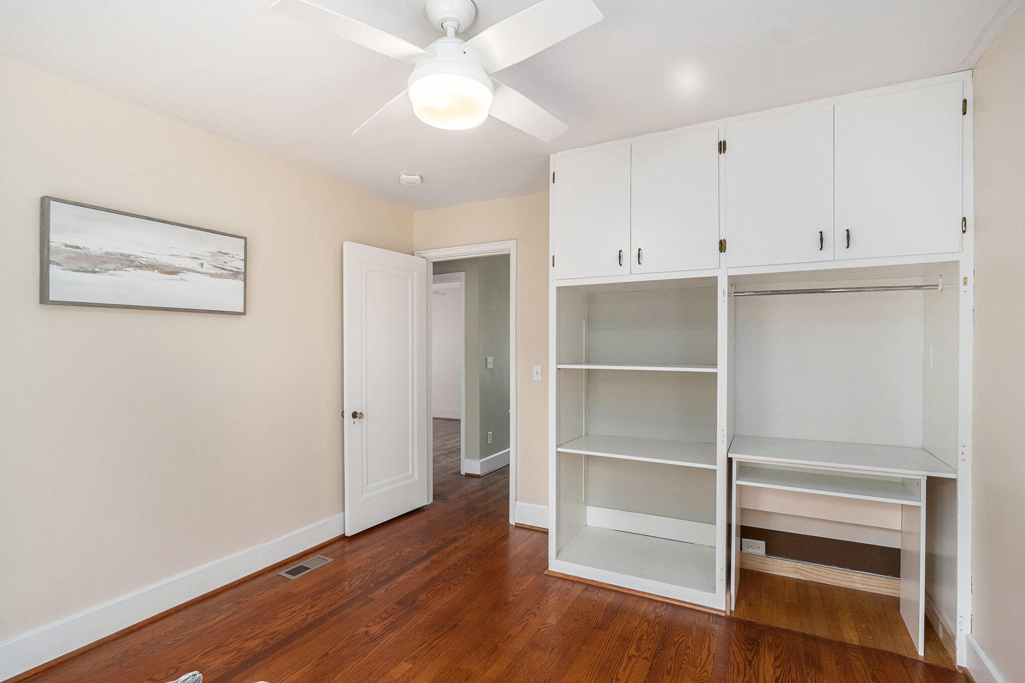 Kalamazoo, Michigan 49006, United States, 4 Bedrooms Bedrooms, ,2 BathroomsBathrooms,Residential,Pending,194764